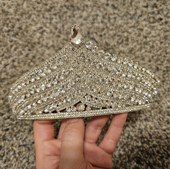 Wedding crown - Picture 8 of 8